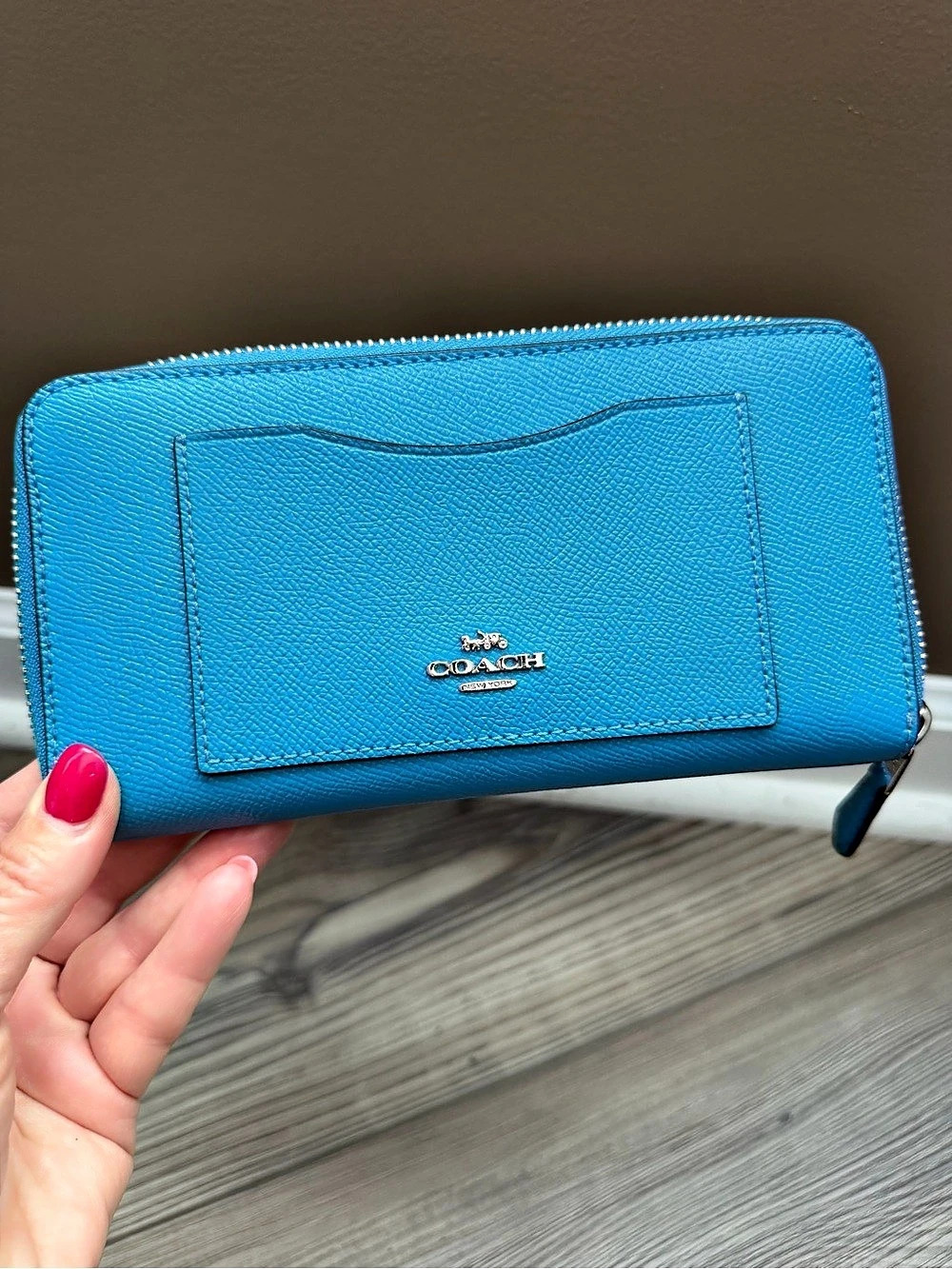 Coach Accordion Zip Wallet in Crossgrain Leather Blue